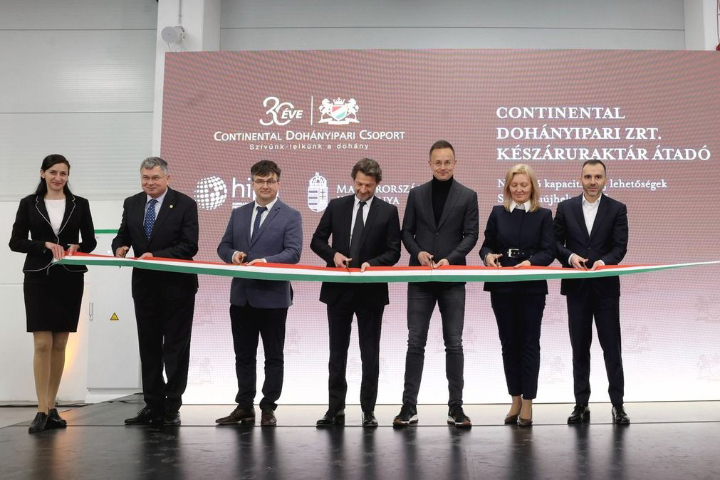 Gigaberuházás Sátoraljaújhelyen: új raktárat adott át a Continental