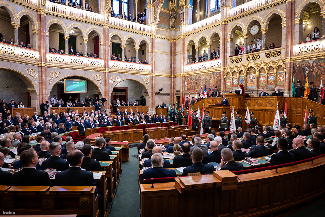 uj parlament 02