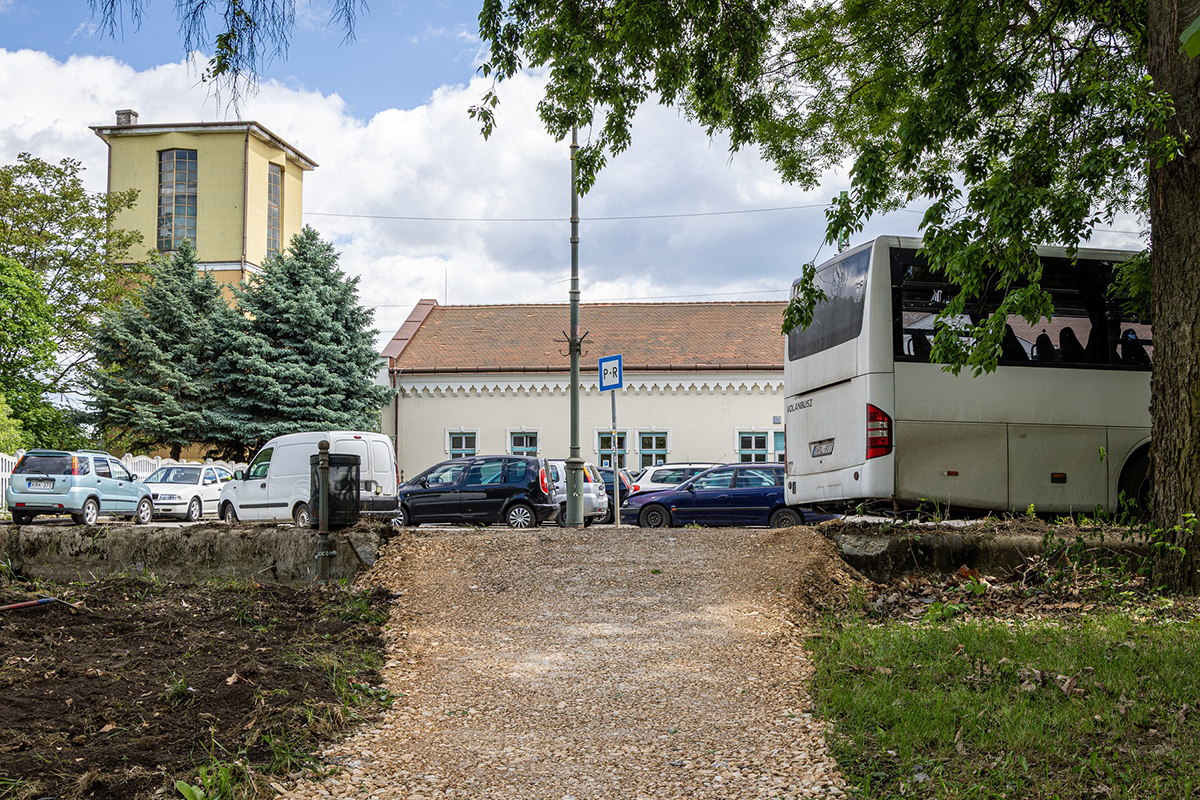 Szerencs: Megnyílt az új parkoló a szerencsi vasútállomásnál